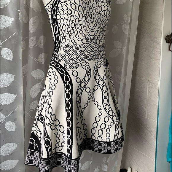 Diane Von Furstenburg fit and flare dress size m - Picture 5 of 17